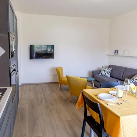 Residenza La Ruota Tulipano Lägenhet Arona